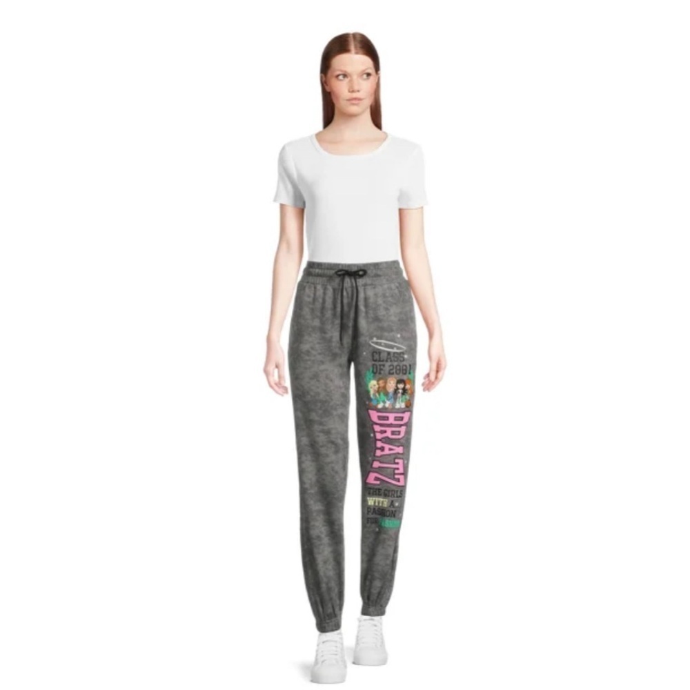 Bratz Dolls Graphic Jogger Pants, sweats lounge passion for fashion camo gray